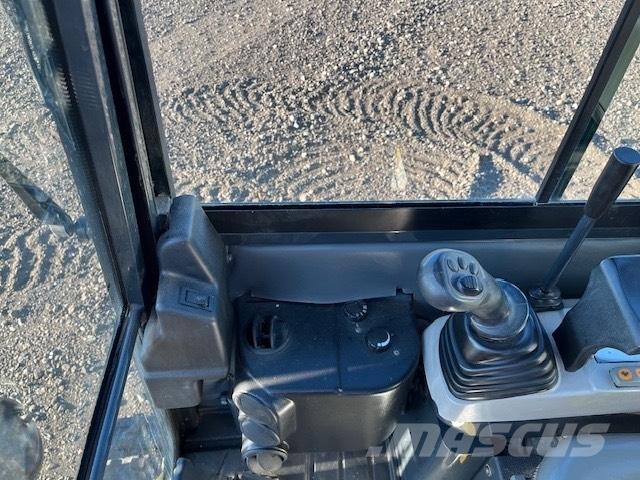 Komatsu PC16R HS Мини екскаватори < 7 т