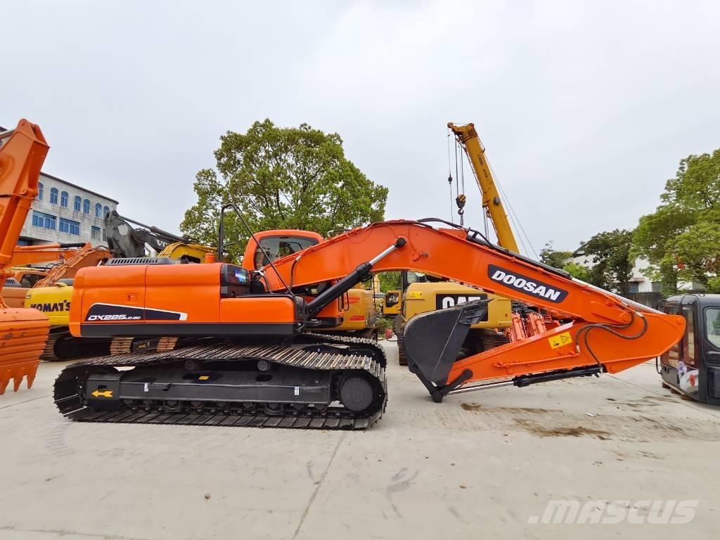 Doosan DX 225 LC Верижен екскаватор