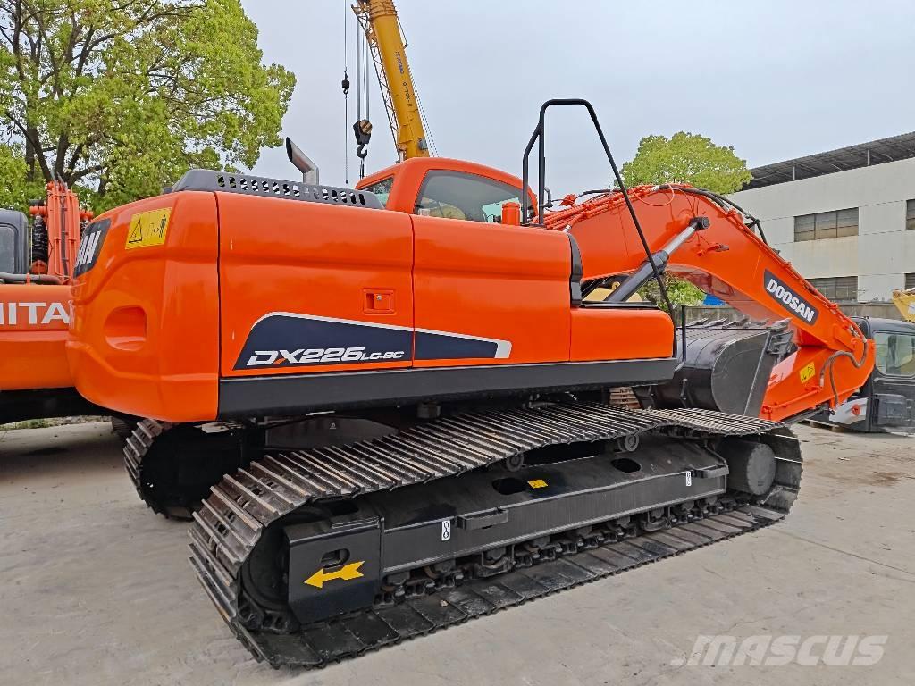 Doosan DX 225 LC Верижен екскаватор