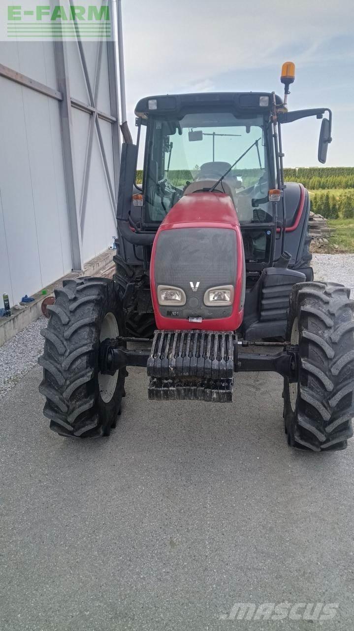 Valtra N101 PRO Трактори