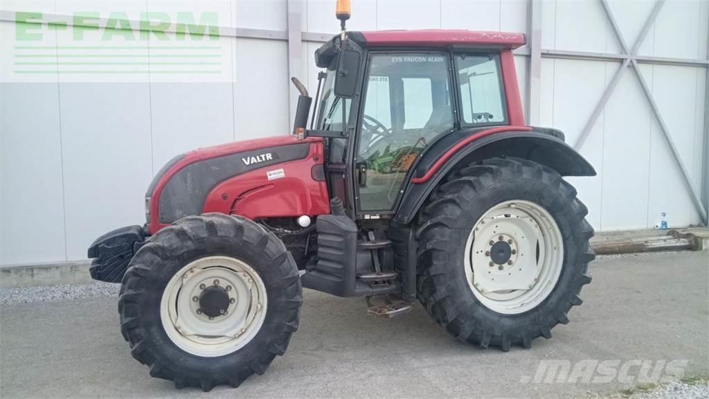 Valtra N101 PRO Трактори