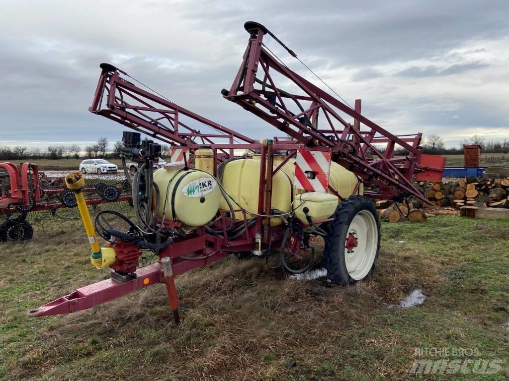 Hardi TR 2000 Прикачни пръскачки
