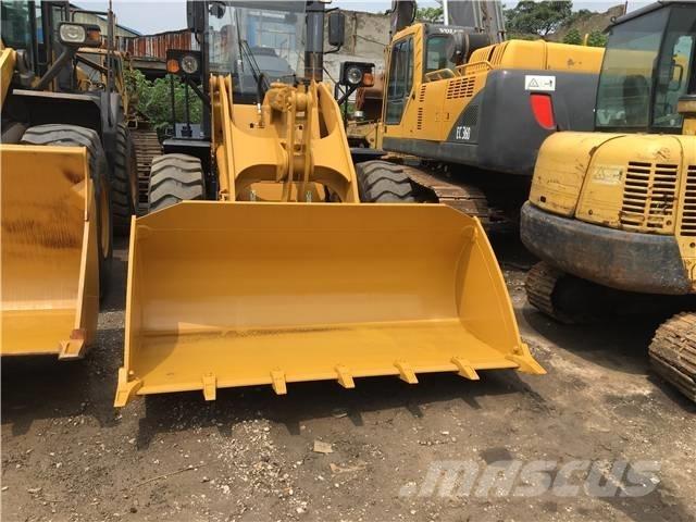 SEM 630B Товарач със заден ексватор