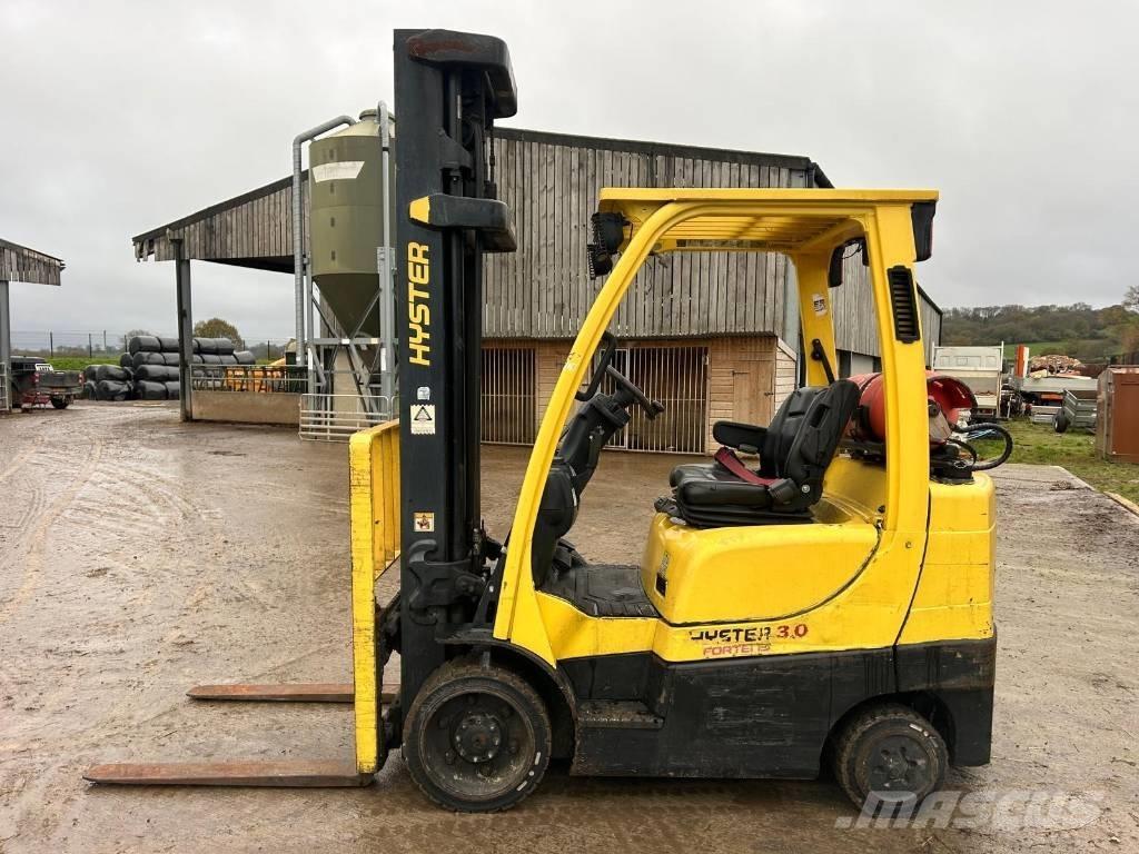 Hyster S 30 FT Камиони с АГУ