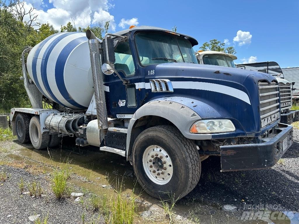 Mack GU 800 Други