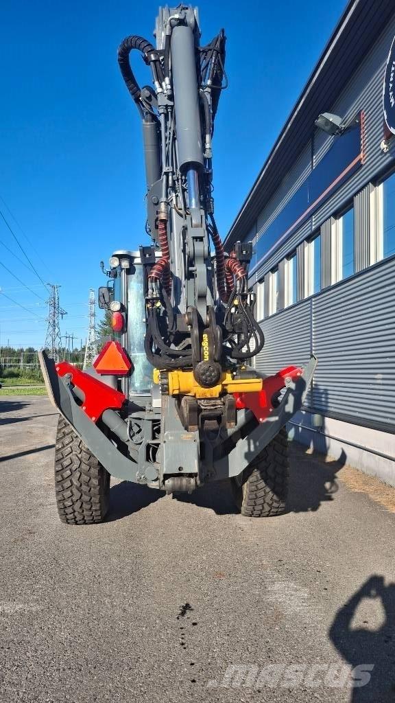 Lännen 8600 G Товарач със заден ексватор