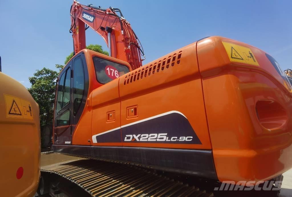 Doosan DX 225 LC-9C Верижен екскаватор