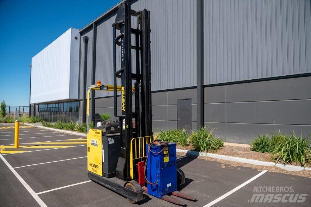 Hyster R2.0H Ретрак/ Високоповдигач с изместване на вилката напред