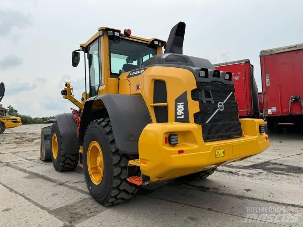 Volvo L90H Колесни товарачи
