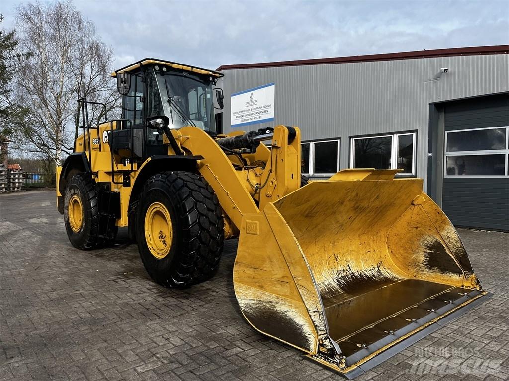 CAT 962 Колесни товарачи