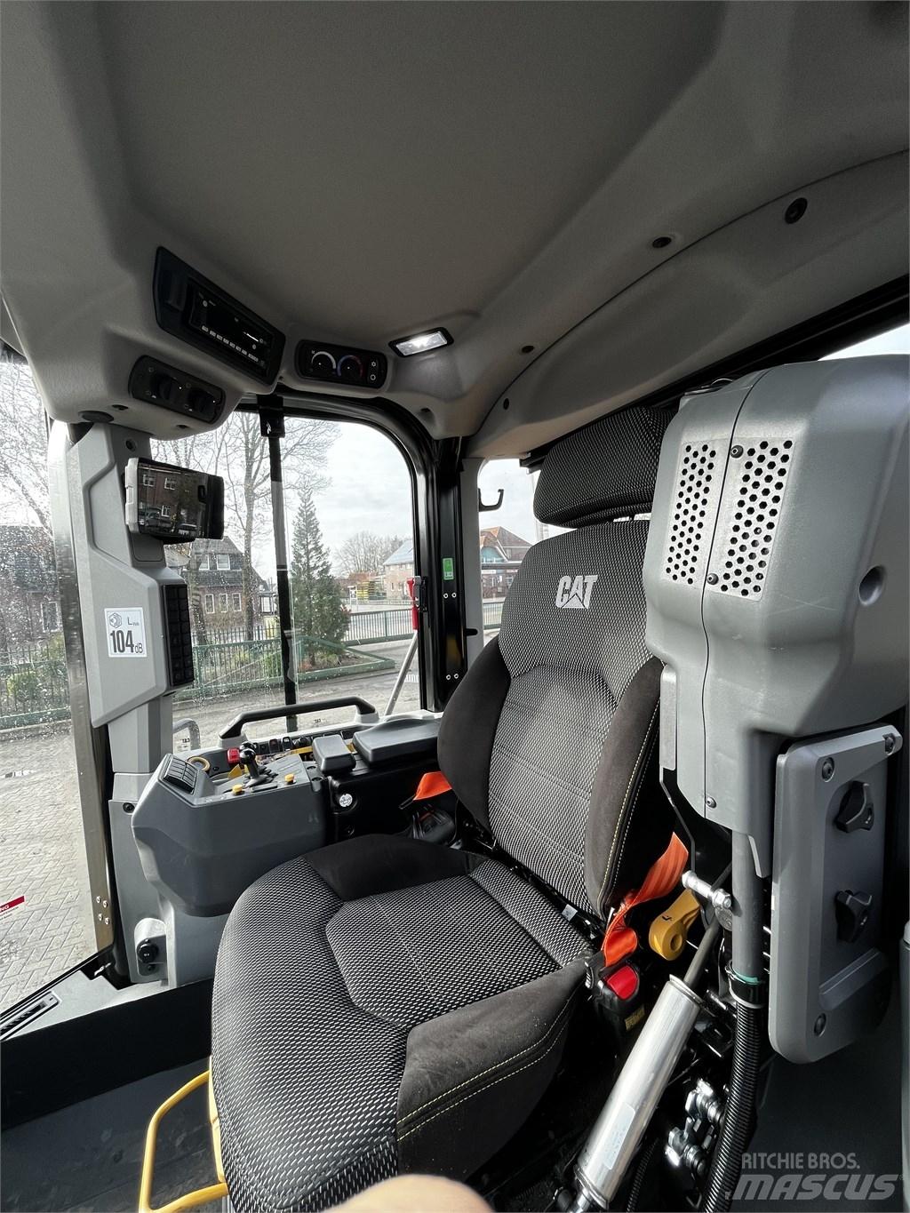 CAT 962 Колесни товарачи