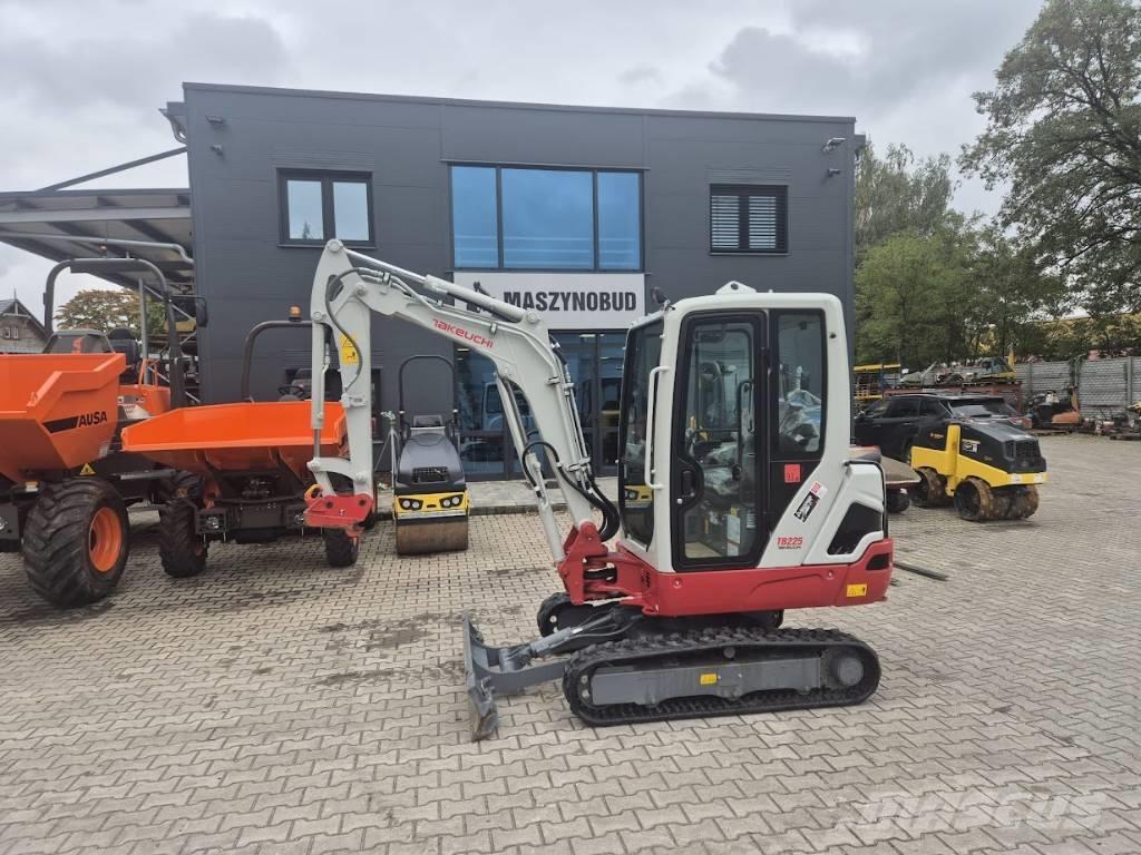 Takeuchi TB225 V0B Мини екскаватори < 7 т