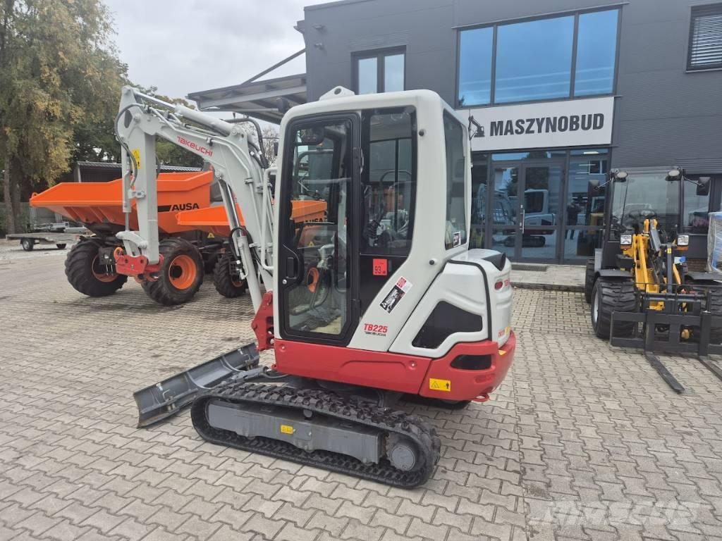 Takeuchi TB225 V0B Мини екскаватори < 7 т