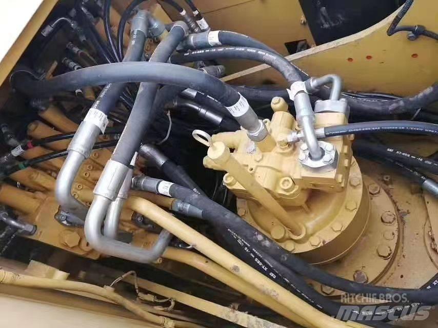 CAT 320 D Верижен екскаватор