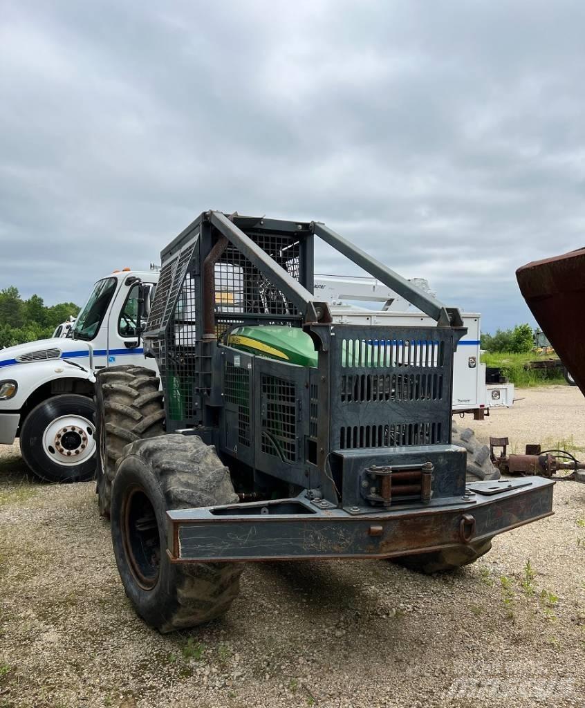 John Deere 5100 M Трактори