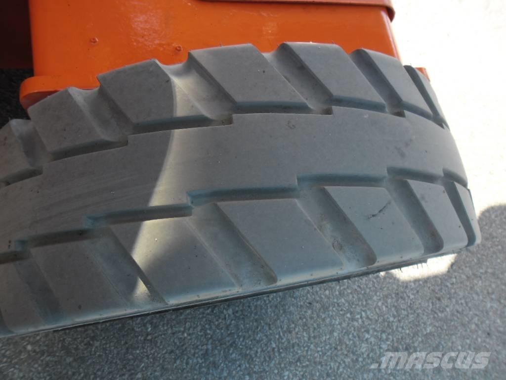 JLG E 450 AJ Съчленени стрелови подемници