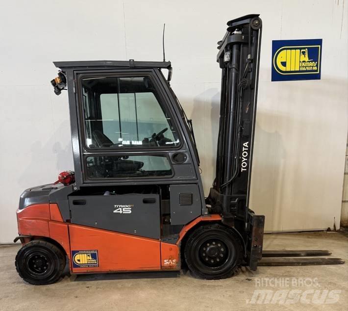 Toyota Truck 8FBMT45 Електрически вилични кари-повдигачи