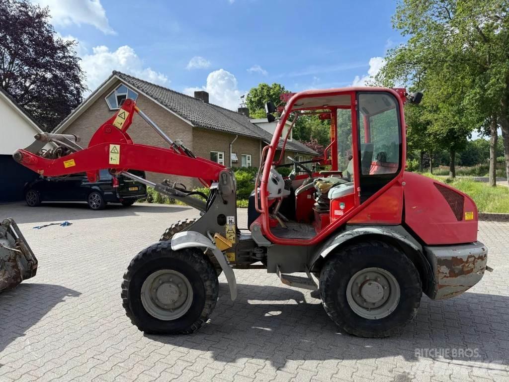 Komatsu WA70-5 Колесни товарачи