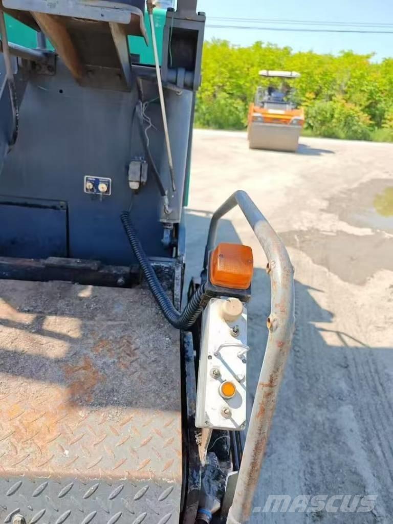 XCMG RP 453 L Машини за асфалт