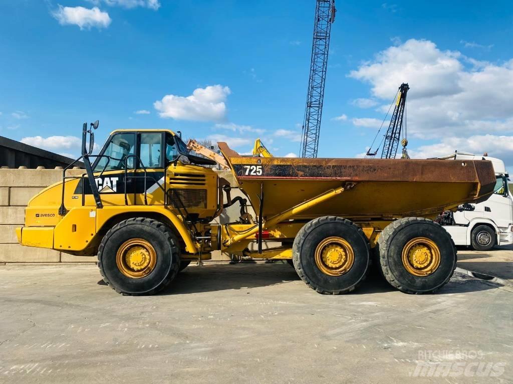 CAT 725 Дъмпери/моторни превозни средства