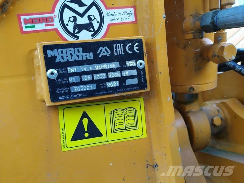  MORO PNT 14 (nuovo) Стандартни плугове