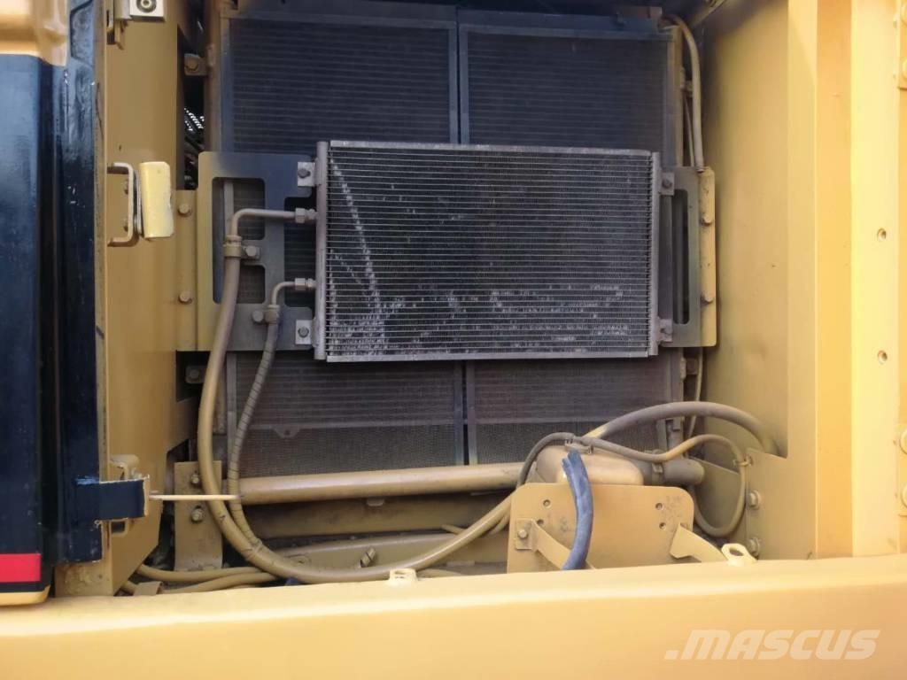 CAT 320C Верижен екскаватор