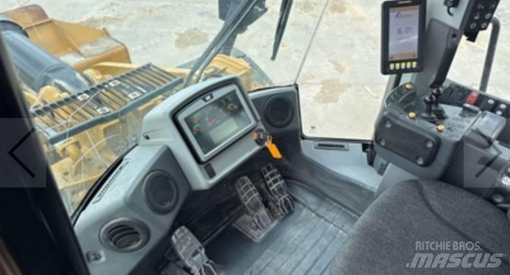 CAT 966 M Колесни товарачи