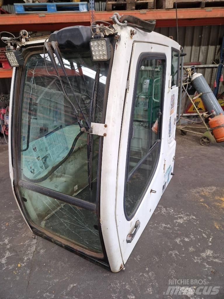 Liebherr A 904 C Кабина