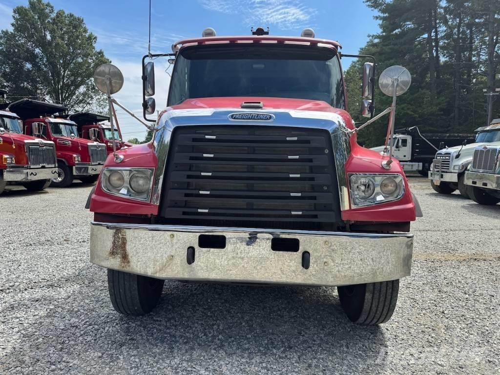 Freightliner 114 SD Самосвал