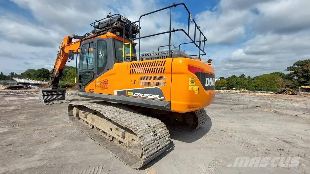 Doosan DX 225 LC Верижен екскаватор