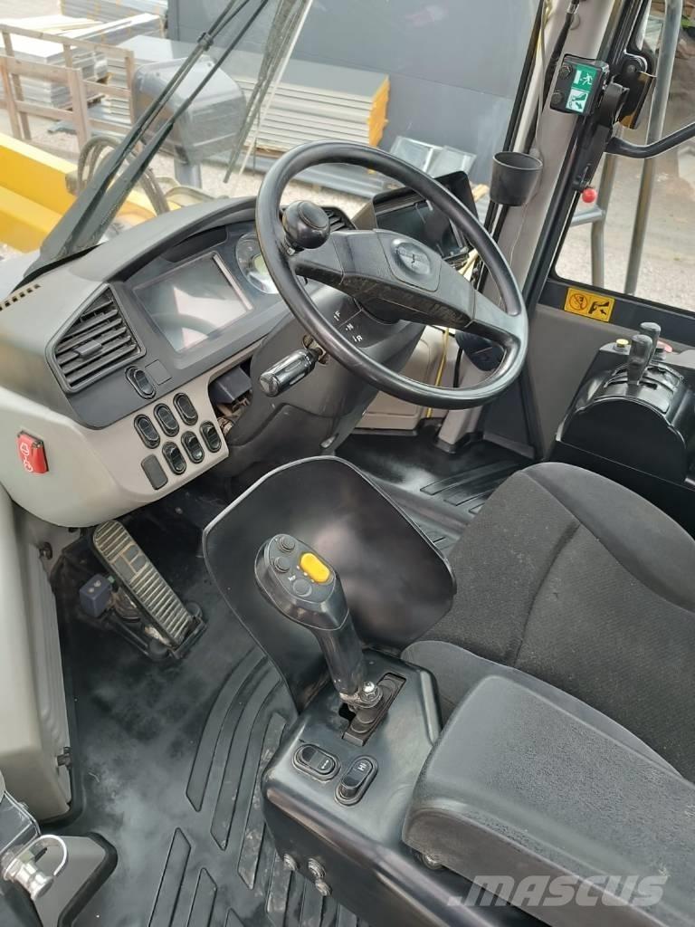 Komatsu WA 500 Колесни товарачи
