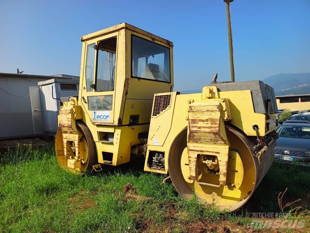 Bomag BW 151 AD-2 Двойни барабанни ролки
