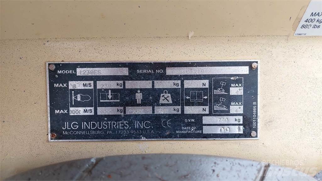 JLG 1230ES Други вишки и платформи