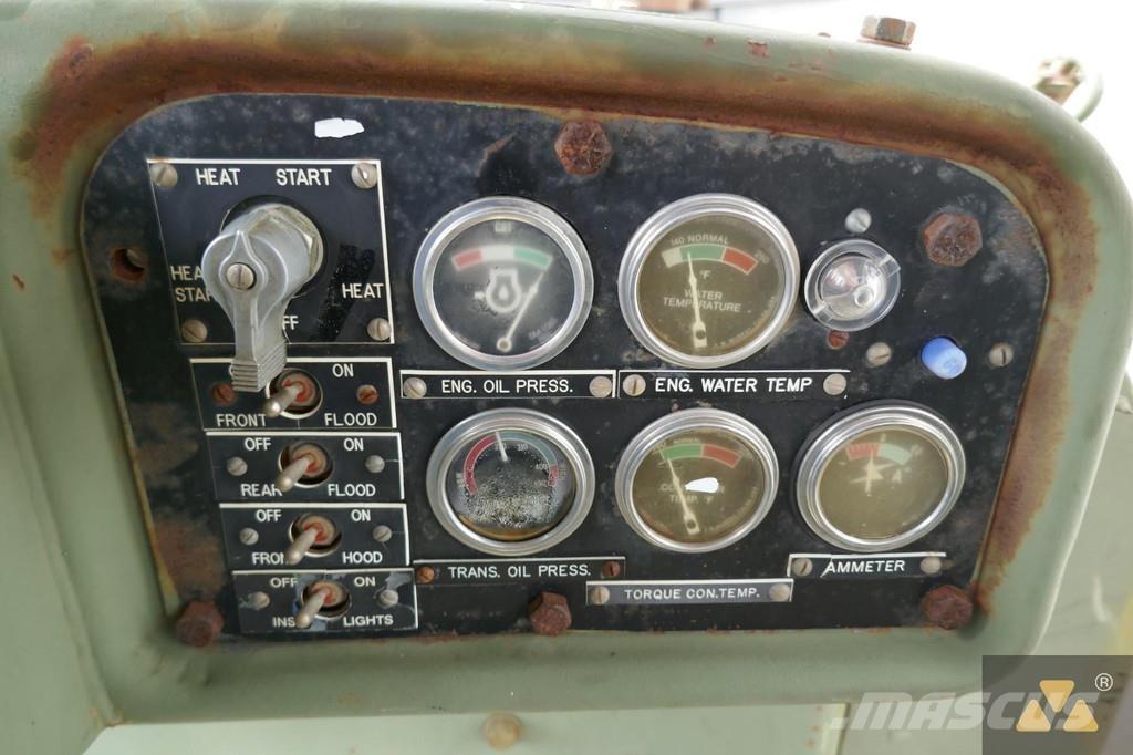 CAT D7F Ex-army Верижни булдозери
