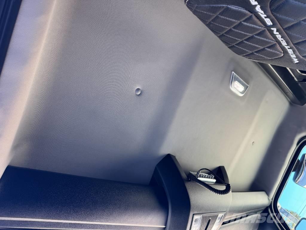 Western Star 49 X Самосвал