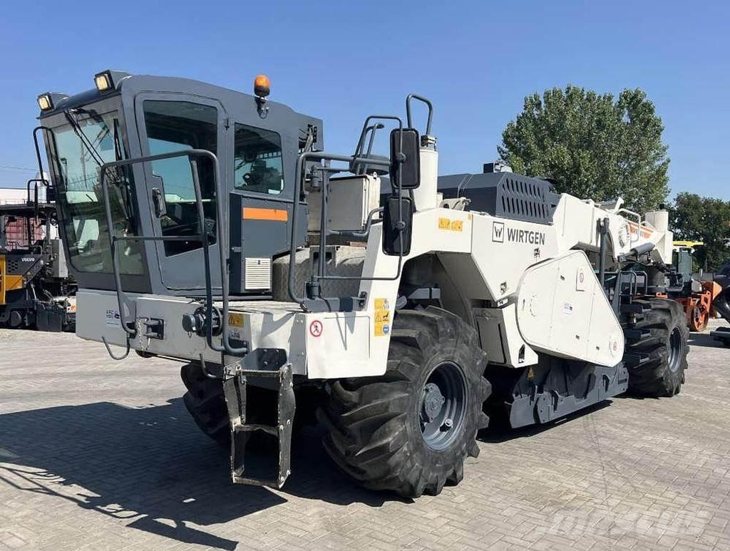 Wirtgen WR 2400 Asphalt recyclers