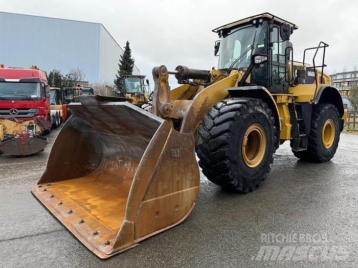 CAT 966M Колесни товарачи