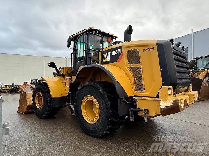 CAT 966M Колесни товарачи