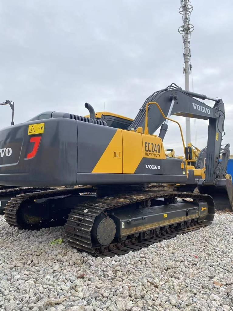 Volvo 240D Верижен екскаватор