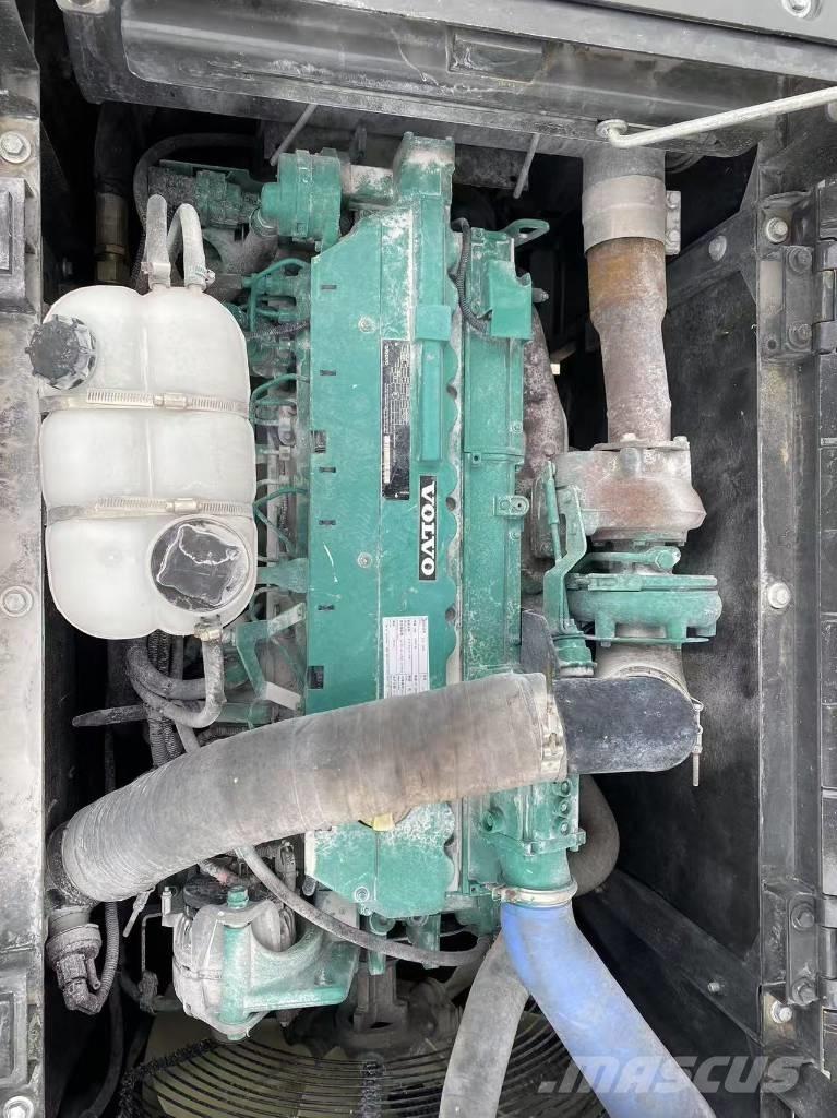 Volvo 240D Верижен екскаватор