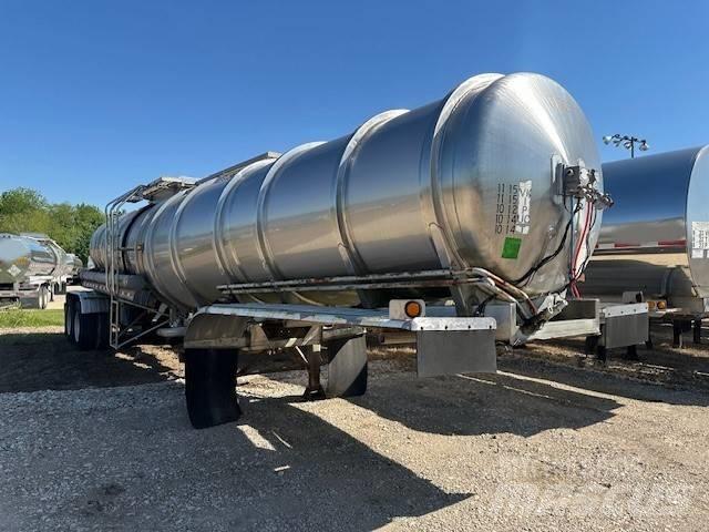  NOVA MC307 7000 GAL Цистерна