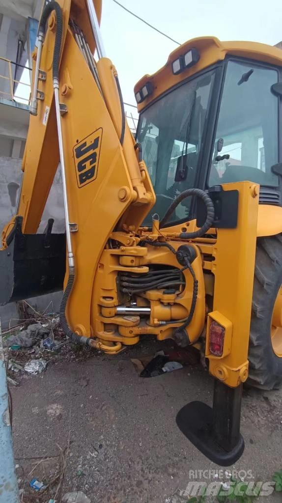 JCB 3 CX Колесни товарачи