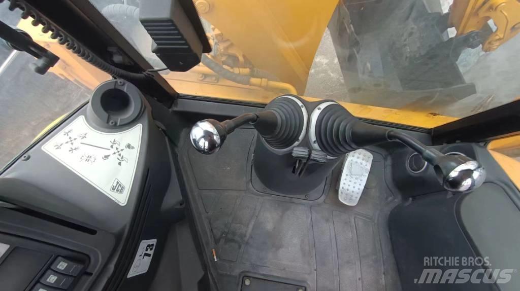 JCB 3 CX Колесни товарачи