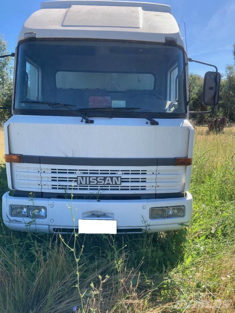 Nissan CAMPER L70 Домове на колела и каравани