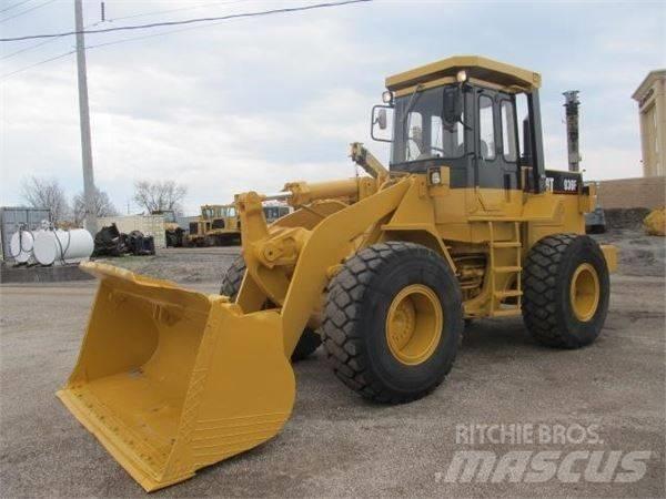 CAT 936 F Колесни товарачи