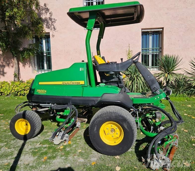 John Deere 7500 A Косачки за Fairway