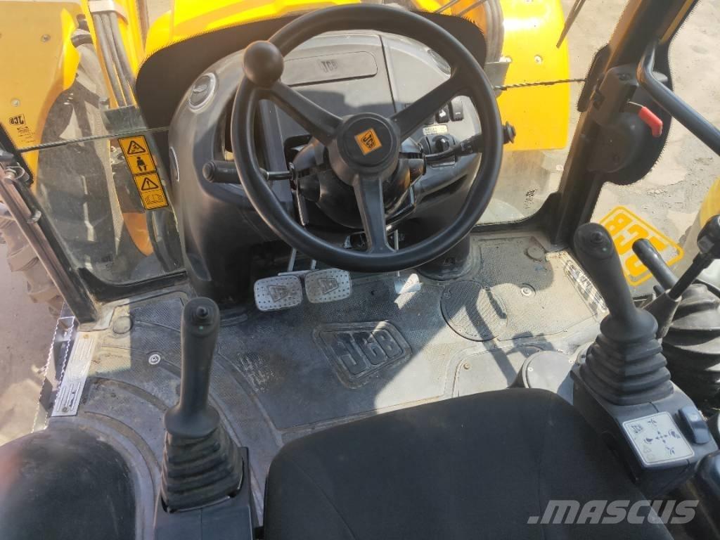 JCB 4CX Товарач със заден ексватор