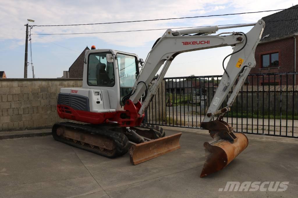 Takeuchi TB 250 Мини екскаватори < 7 т