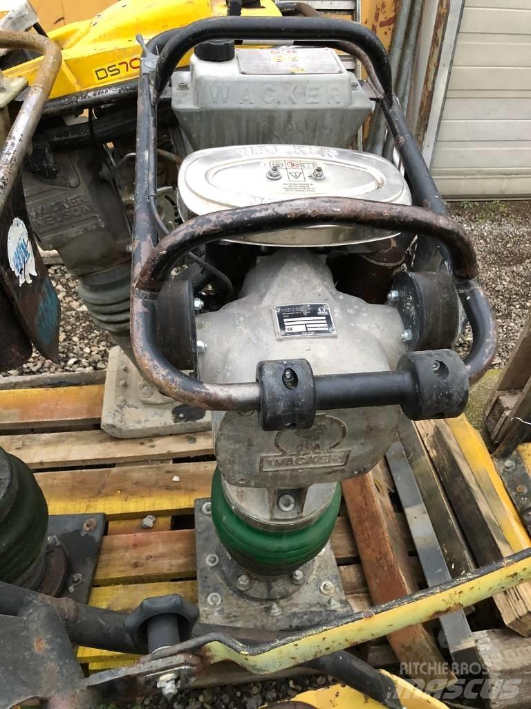 Wacker BS60-2i Пробки
