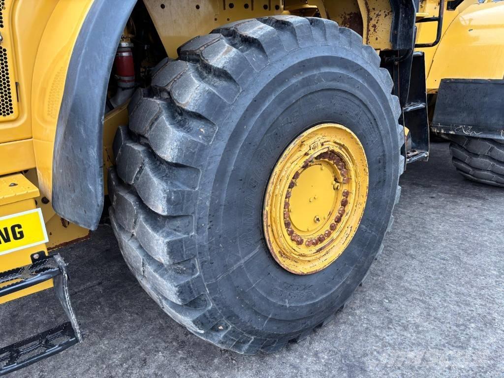 CAT 980 Колесни товарачи
